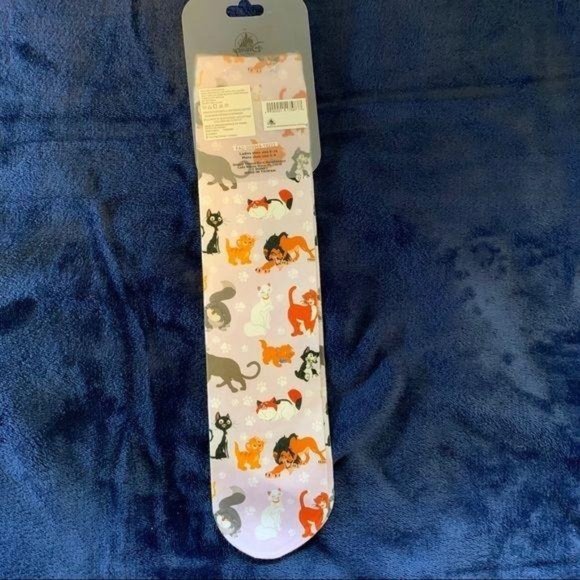 Disney Cats of Disney Aristocats Simba Cheshire Cat Scar Figaro Lucifer Socks - Picture 3 of 8
